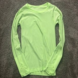 Lululemon swiftly tech long sleeve size 4